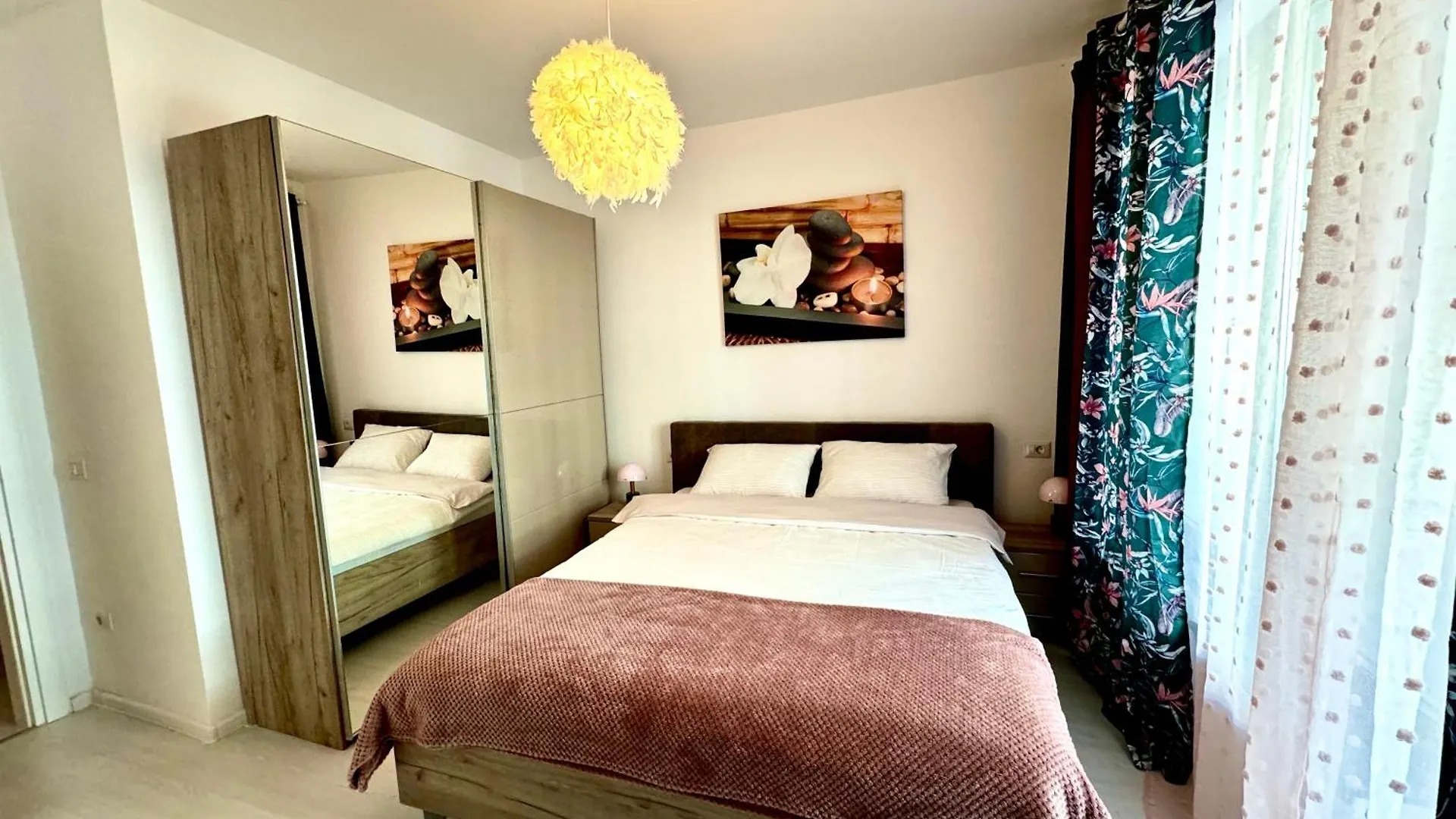 Quovadis Apartament Otopeni Apartment